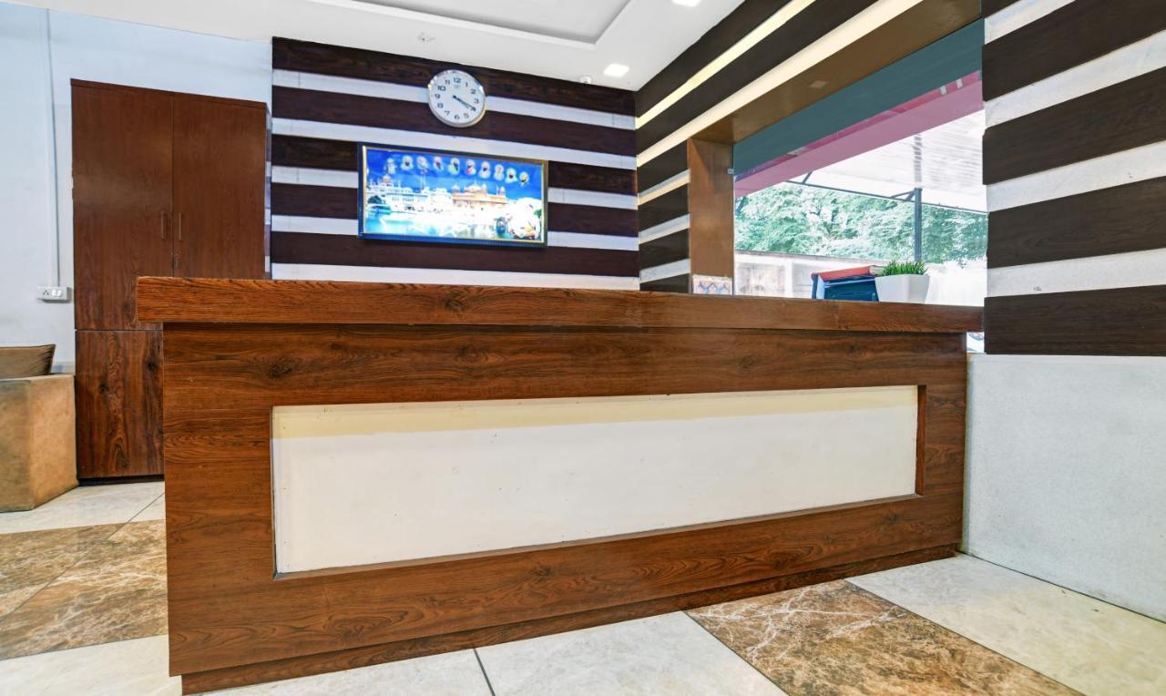 Itsy By Treebo - Utsav Inn Indore Bagian luar foto