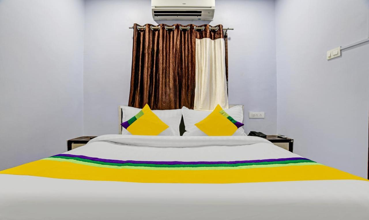 Itsy By Treebo - Utsav Inn Indore Bagian luar foto